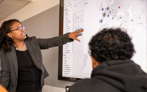 Digital Tech Credential Helps Prepare Women and Minorities for Today's Jobs